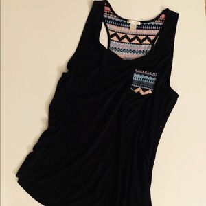 🦋BOZZOLO Womens Flowy Tank. Large